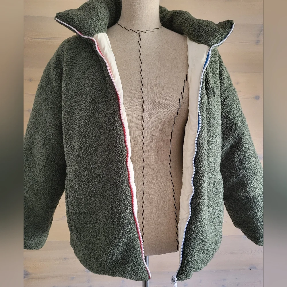 NWT FourLaps Polar Quilted Sherpa Jacket Reversible Unisex Medium Thyme/White - Picture 3 of 15